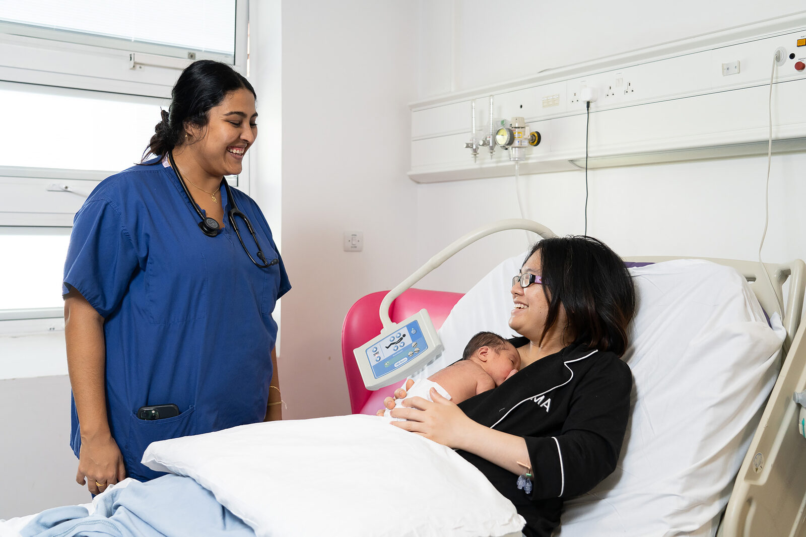 Cgh06093 Midwife And New Mother D24491c5